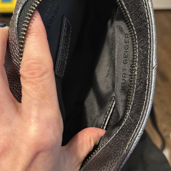 Kurt Geiger, Kensington Crossbody Bag in Gunmetal Metallic Gray - Picture 3 of 13